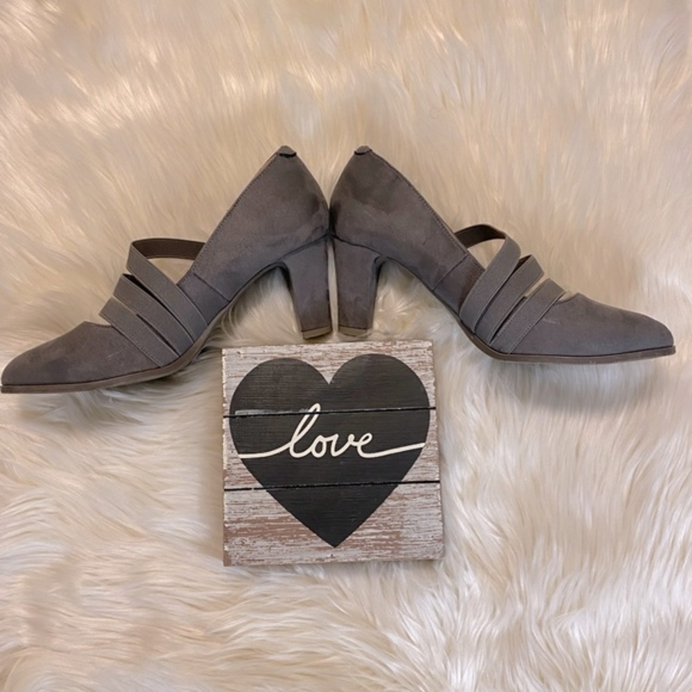 Journee Collection Comfort Foam Loren Pumps with Block Heel - Size 8.5